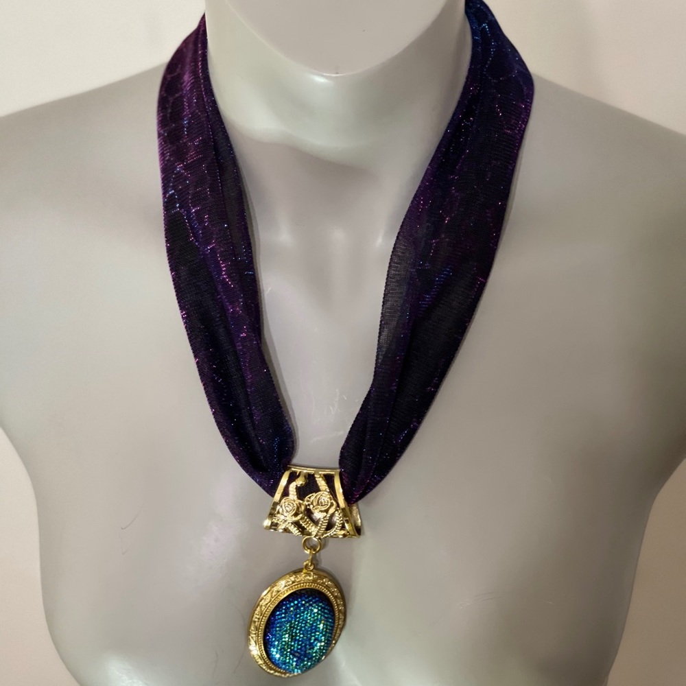 Classic Style Necklace